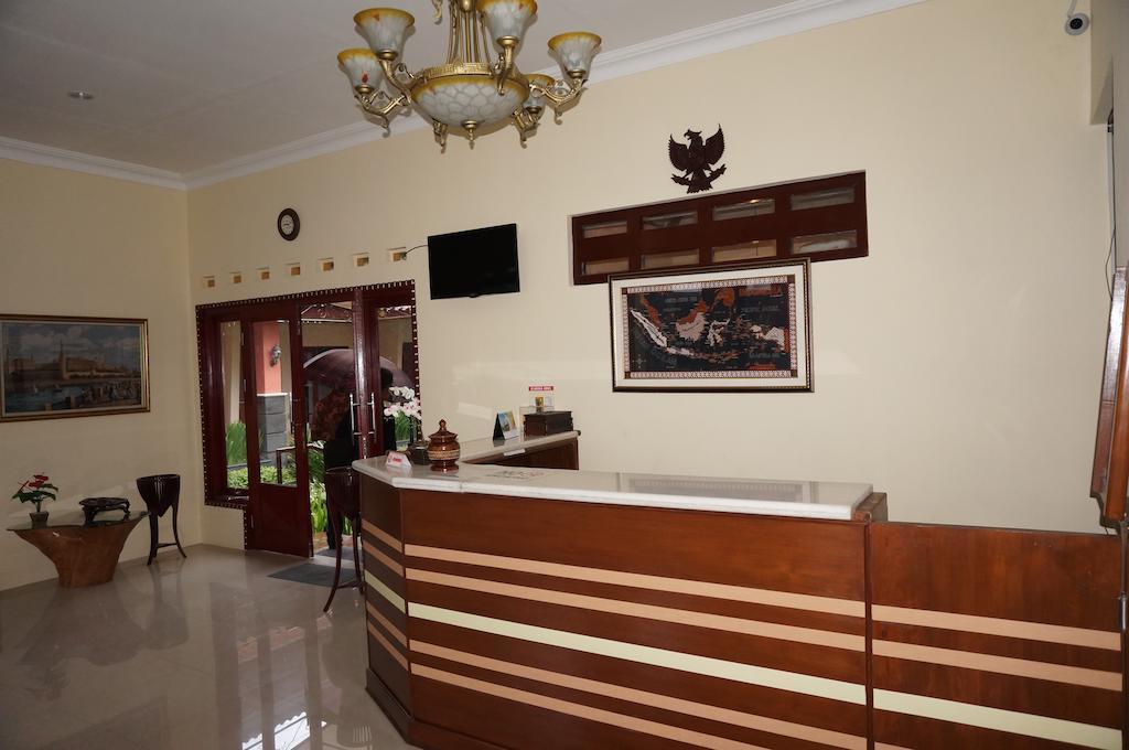 3C Familia Residence Джокьякарта Экстерьер фото